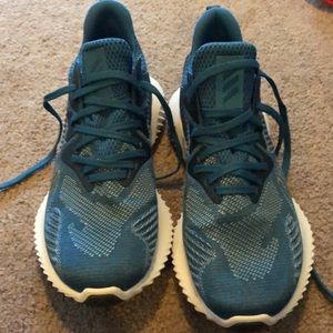 NWOT Adidas Alphabounce
